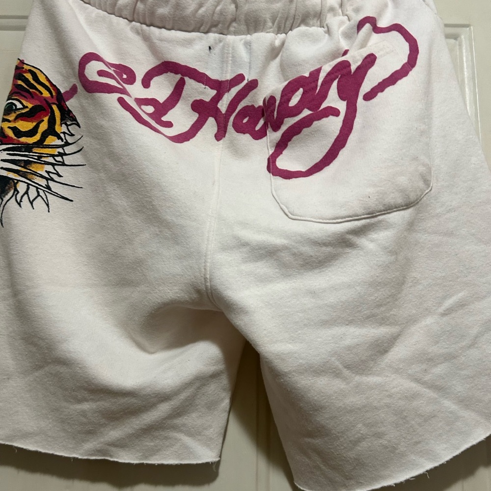 Y2K Ed Hardy White Sweatpant Shorts with Tiger Graphic M - Picture 2 of 6